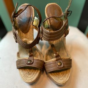 Macrame and faux leather heels